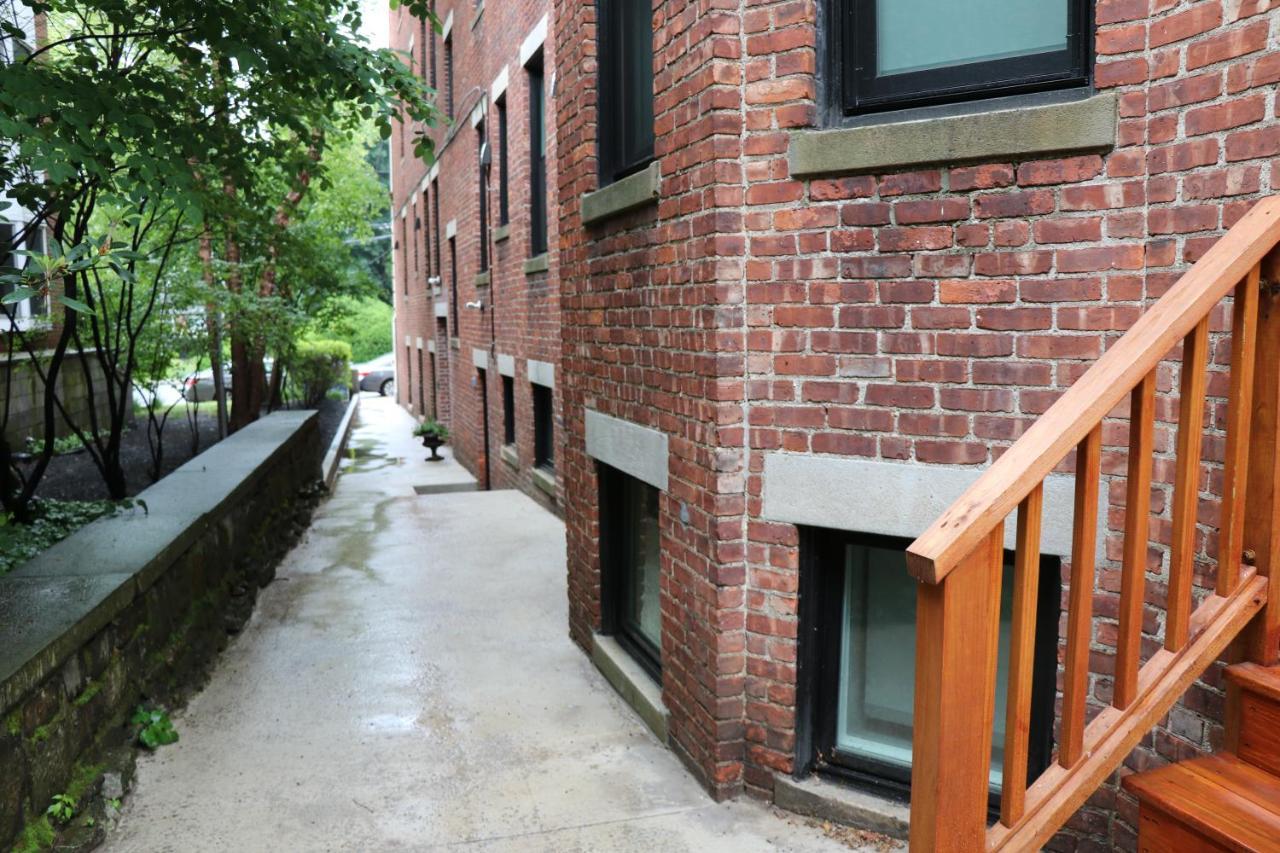 A Stylish Stay With A King Bed And Heated Floors #27 Brookline Extérieur photo